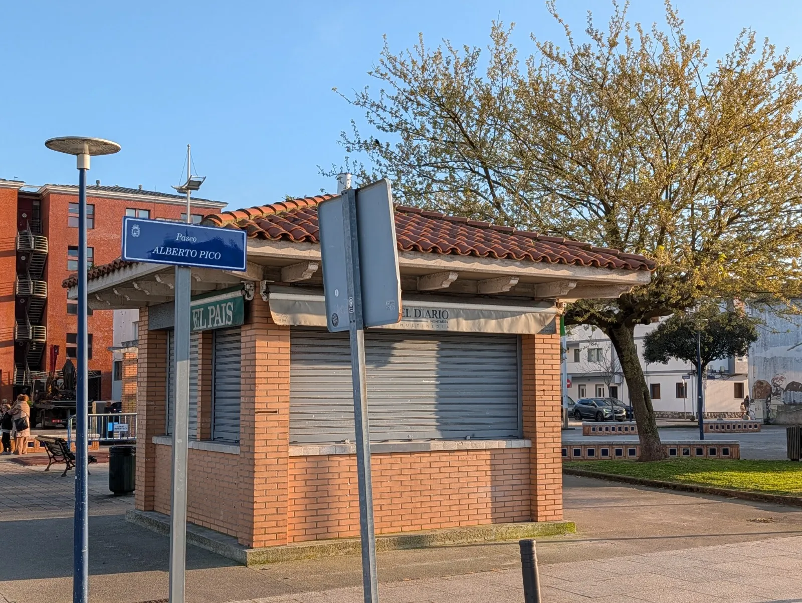Rótulo actual del Paseo Alberto Pico en el Barrio Pesquero