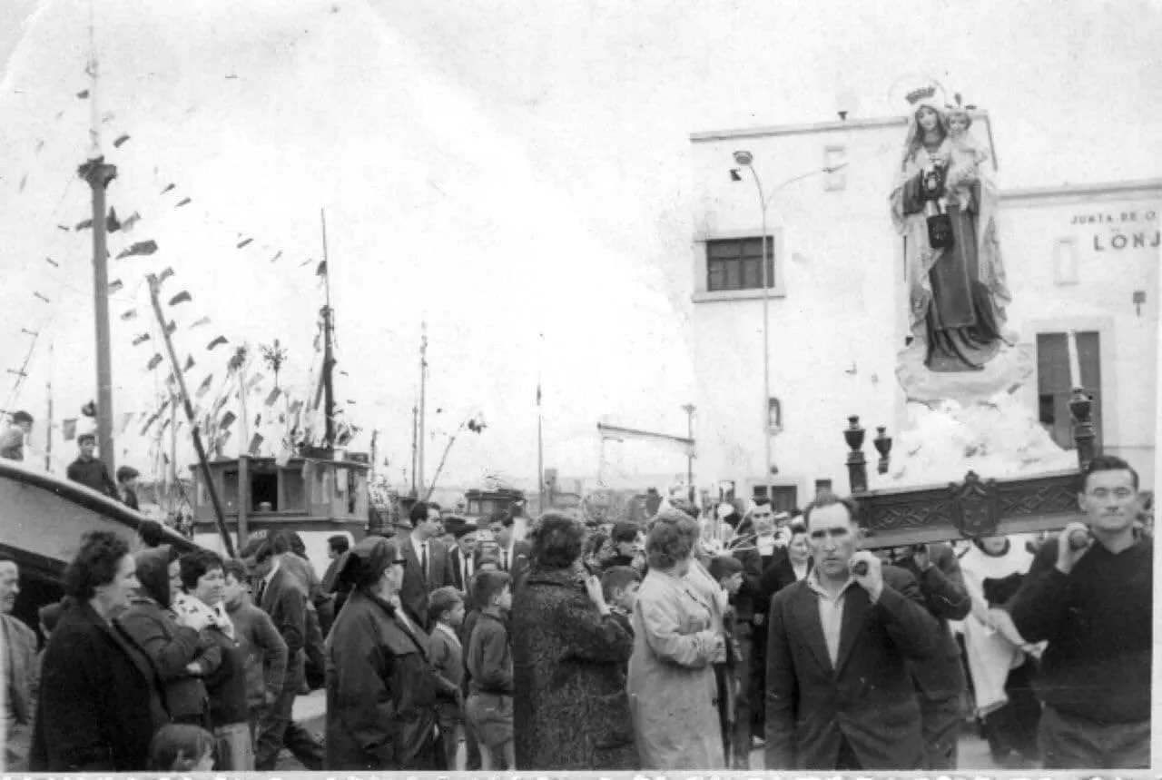 Procesión antigua de la Virgen del Carmen vinculada al Barrio Pesquero