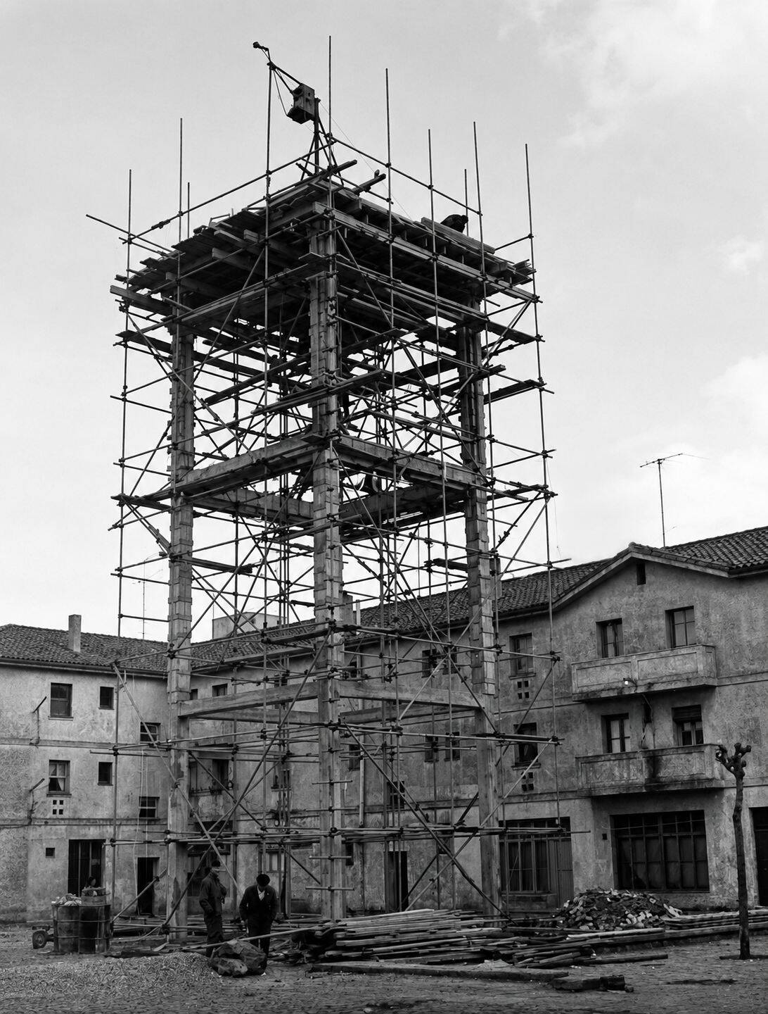 Construcción del depósito de agua en la Plaza de los Cabildos