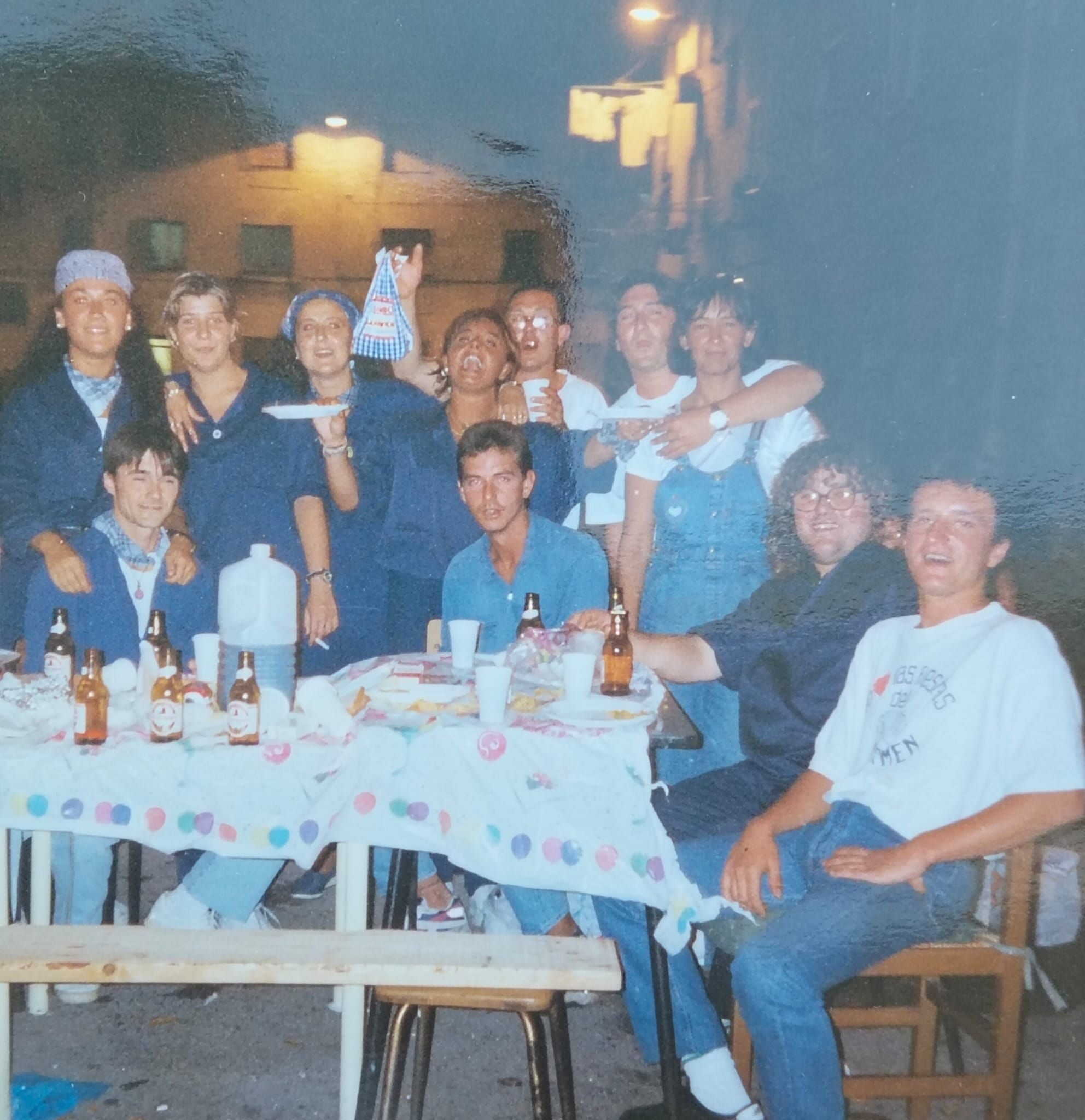 Elisa y su cuadrilla en las fiestas del Carmen