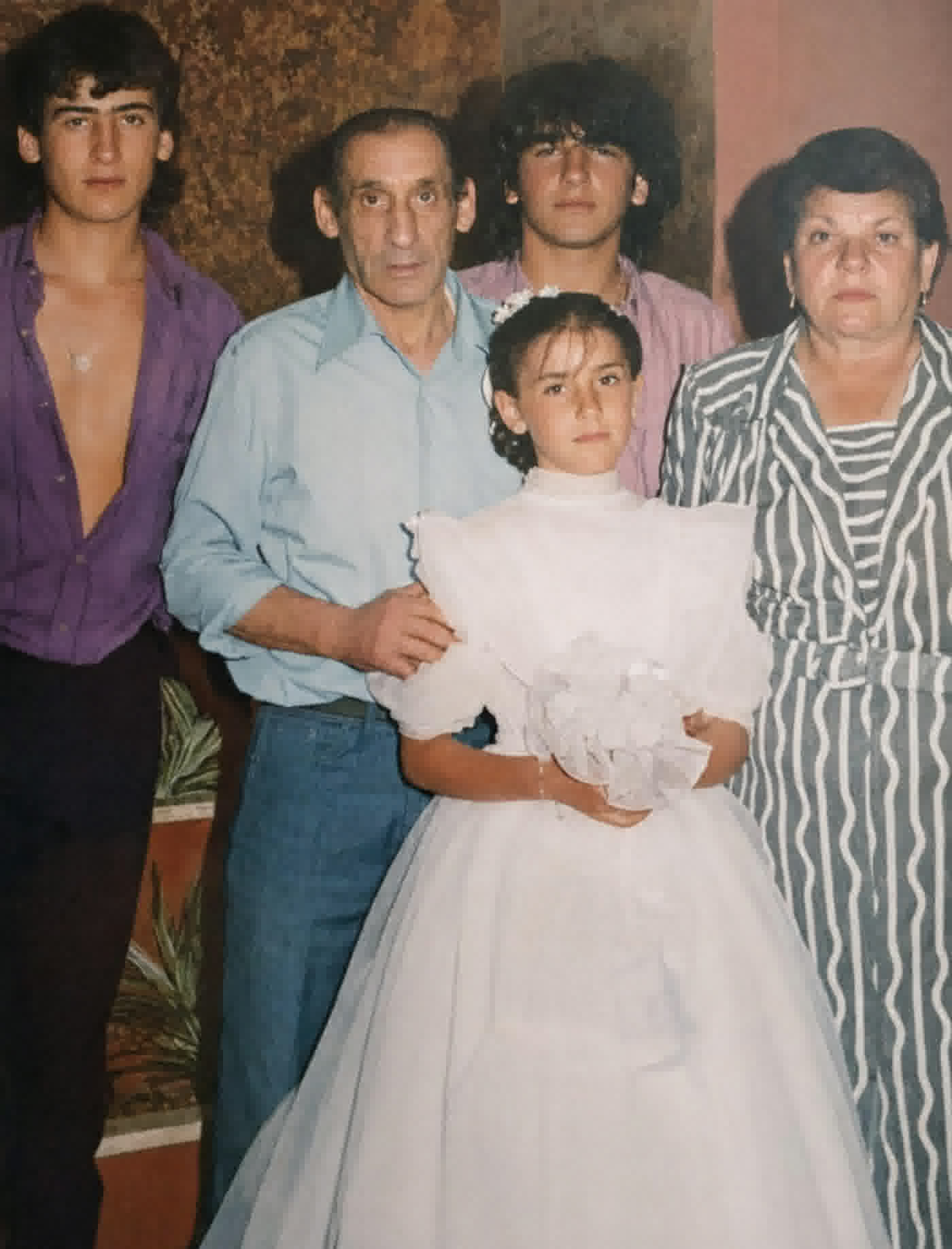 Lola y Pepe con sus nietos Jose, Victor y Vanesa